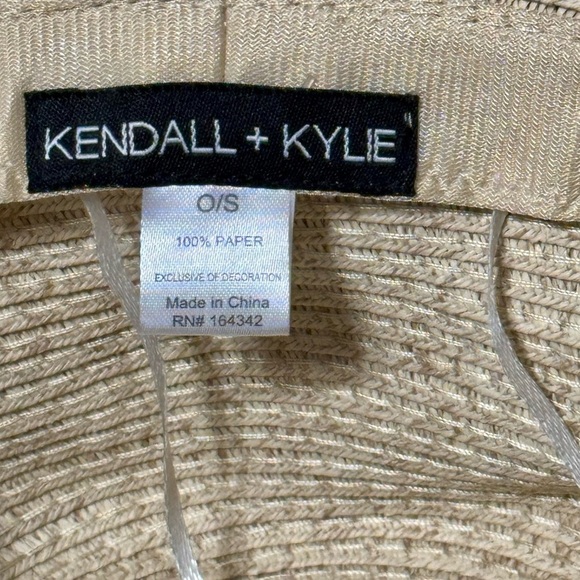 KENDALL + KYLIE Paper Straw Frayed Edge Floral Print Banded Floppy Sun Hat - Picture 4 of 4